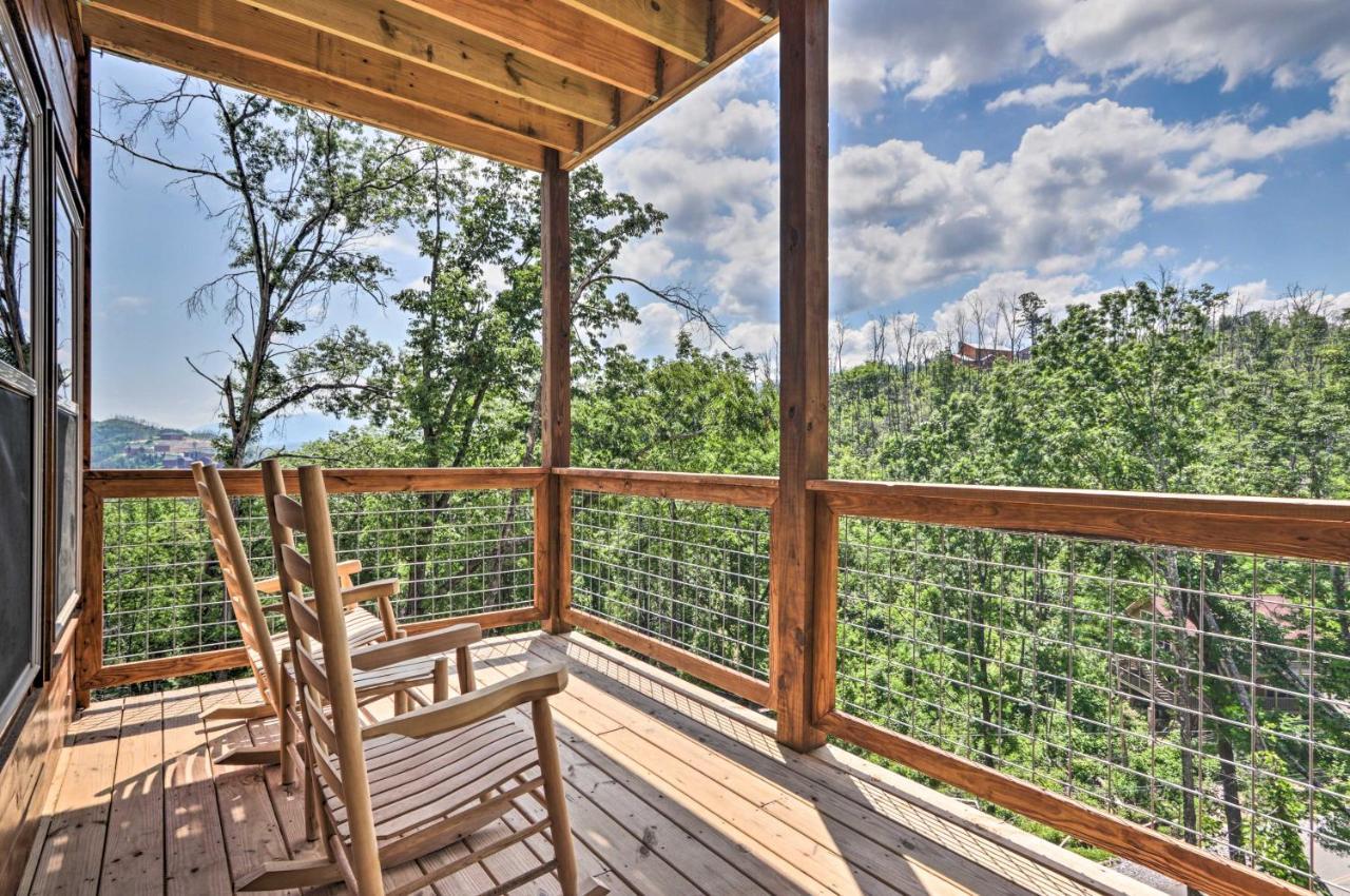 Modern Gatlinburg Cabin with Hot Tub, Game Room Exterior foto