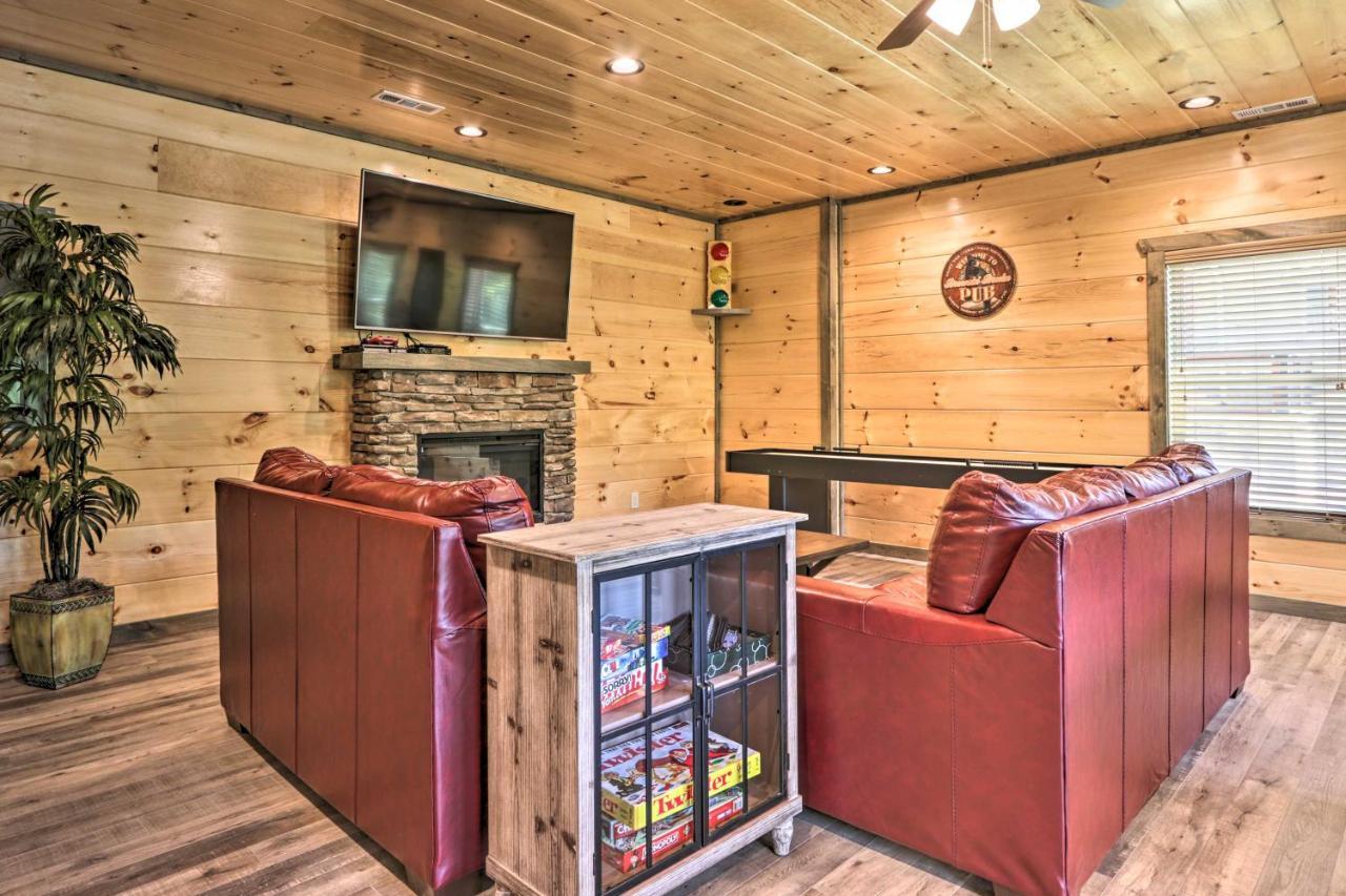 Modern Gatlinburg Cabin with Hot Tub, Game Room Exterior foto