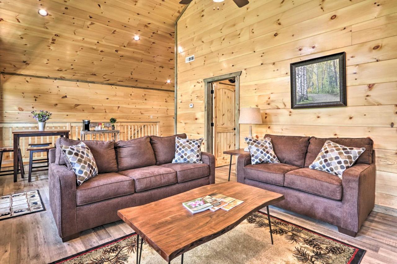 Modern Gatlinburg Cabin with Hot Tub, Game Room Exterior foto