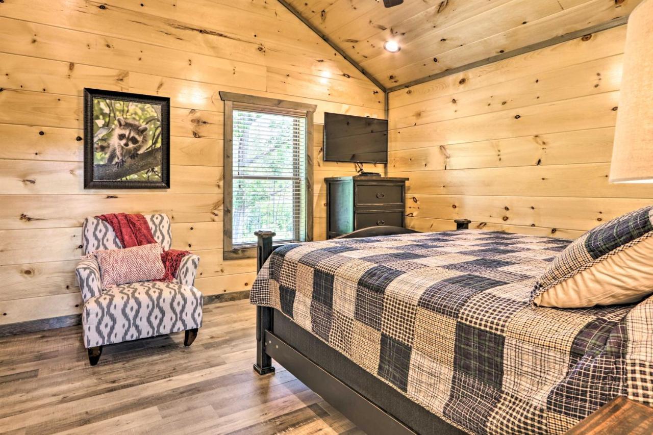 Modern Gatlinburg Cabin with Hot Tub, Game Room Exterior foto