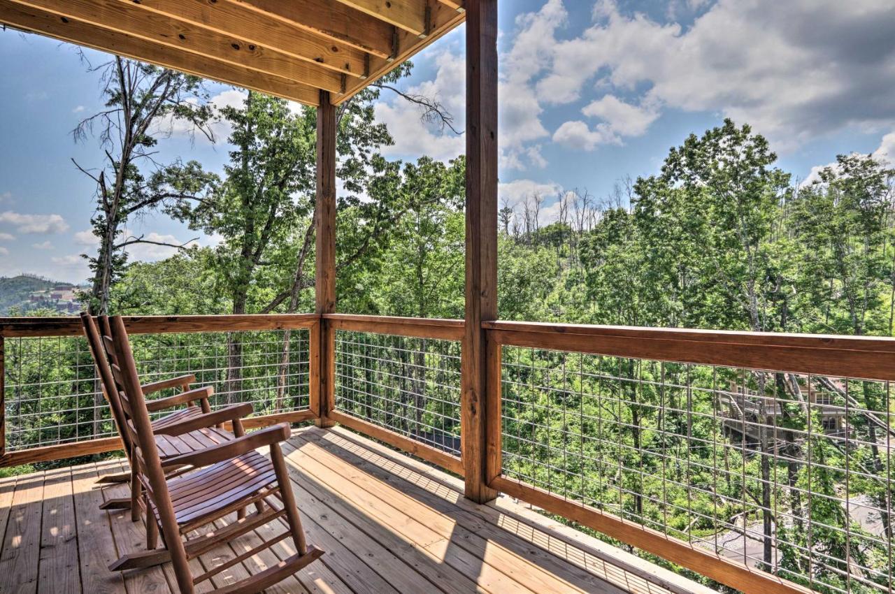 Modern Gatlinburg Cabin with Hot Tub, Game Room Exterior foto